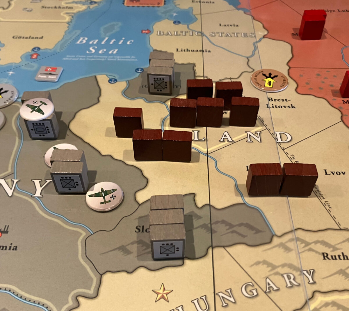 Pelattuna: Europe Engulfed (2003)